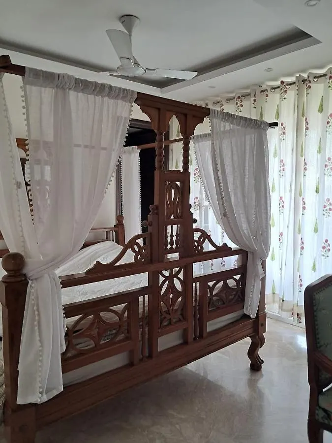 Sukoon House For Couple And Females Only Apartment Gurgaon Homestay